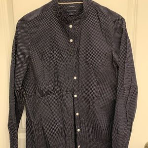 Tommy Hilfiger button up. Excellent condition 🖤